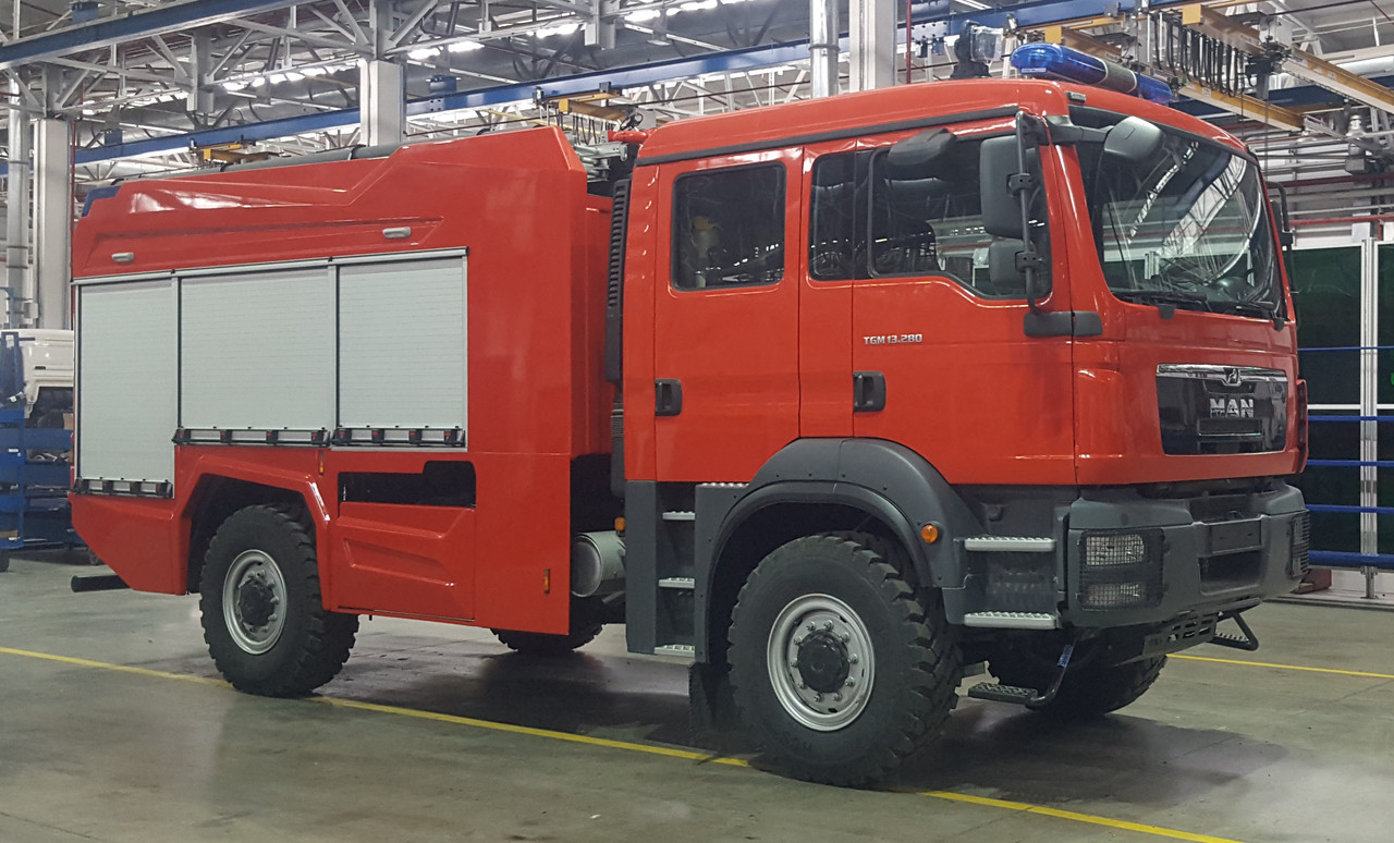 MAN TGM 13.240 4x4 BB F803 - 4 куб.м