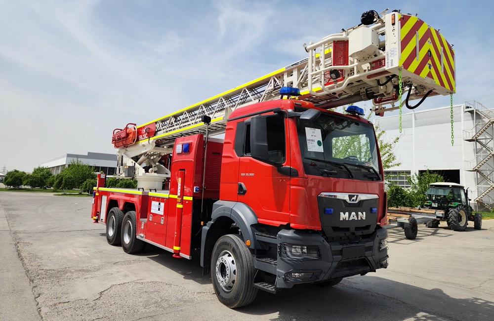 MAN TGS 33.360 6x4 BB CH F082 - 35 м 