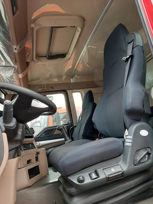 Howo-T5G 8x4 - 32 т / 26 куб.м Sunhunk